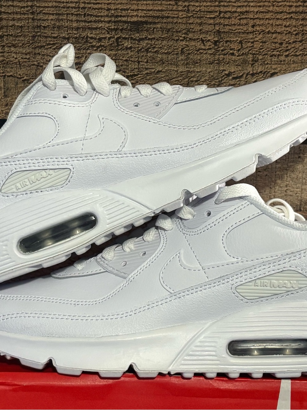 Nike White Leather Air Max Sneakers boys 6.5, women’s 8